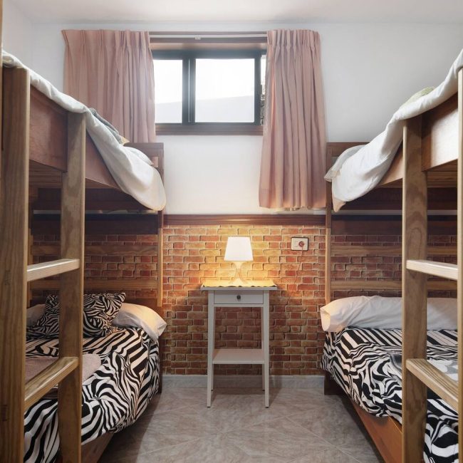 Honua Surf Camp Lanzarote camera multipla